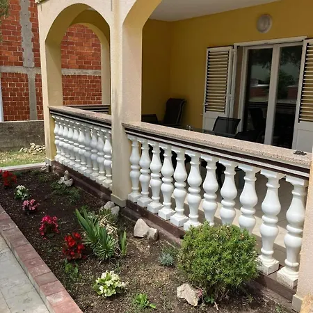 Bella 2 Povljana