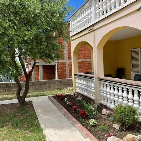 Apartment Bella 2 *
