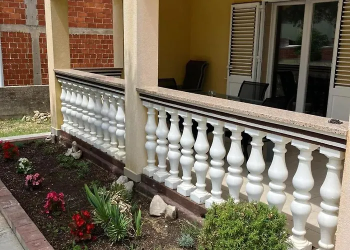 Bella 2 波弗加纳