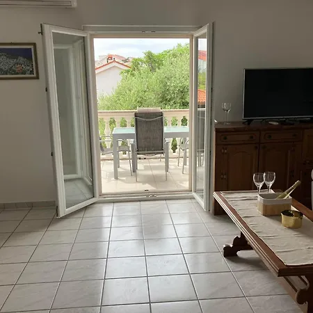 Bella 2 Appartement Povljana